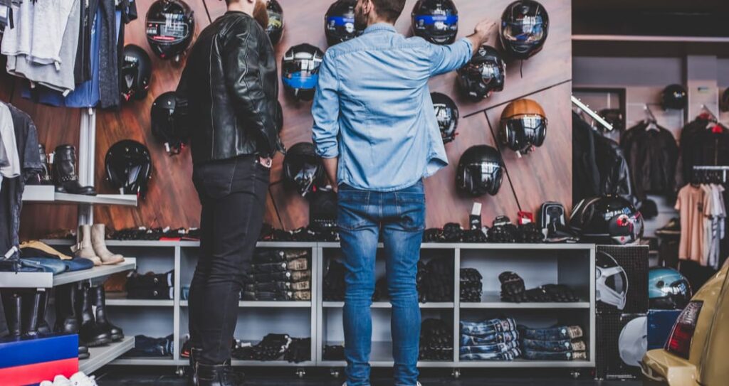 What Should I Look For When Buying a Motorcycle Helmet 