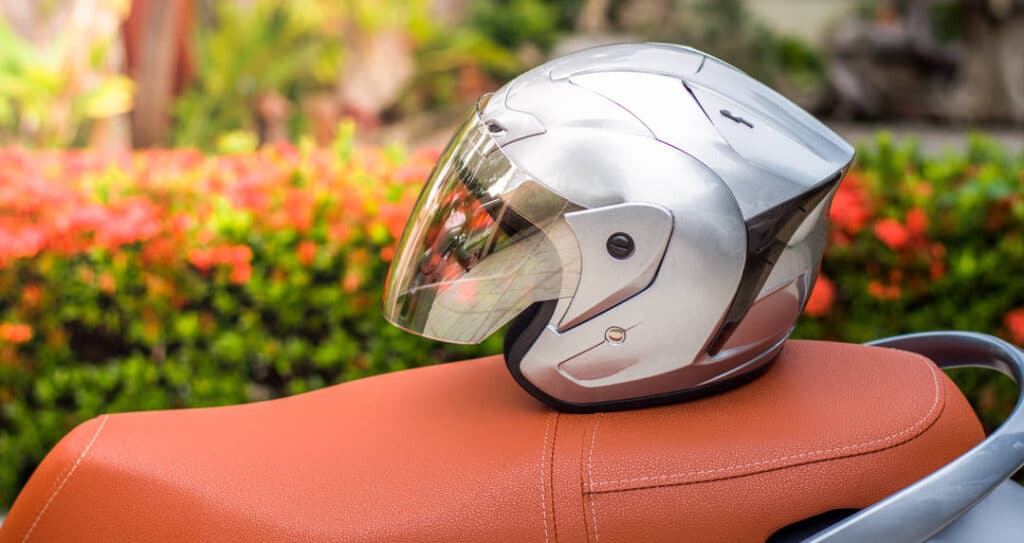 What to look for when buying hot sale a helmet